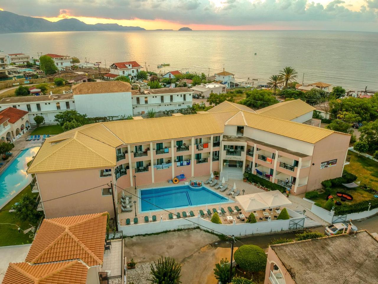 לגאנאס Timos Hotel מראה חיצוני תמונה