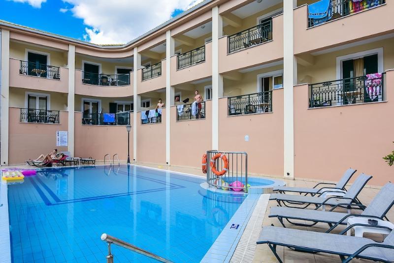 לגאנאס Timos Hotel מראה חיצוני תמונה